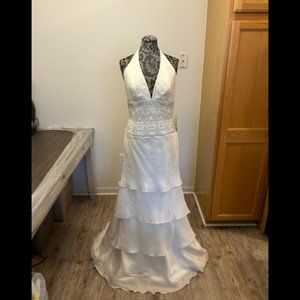 NWT Jim Hjelm cream silver lace and pearl detail  trumpet halter dress size 12